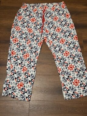 Avenue Red and Black design Lounge Pants size 26/28 very soft & cozy